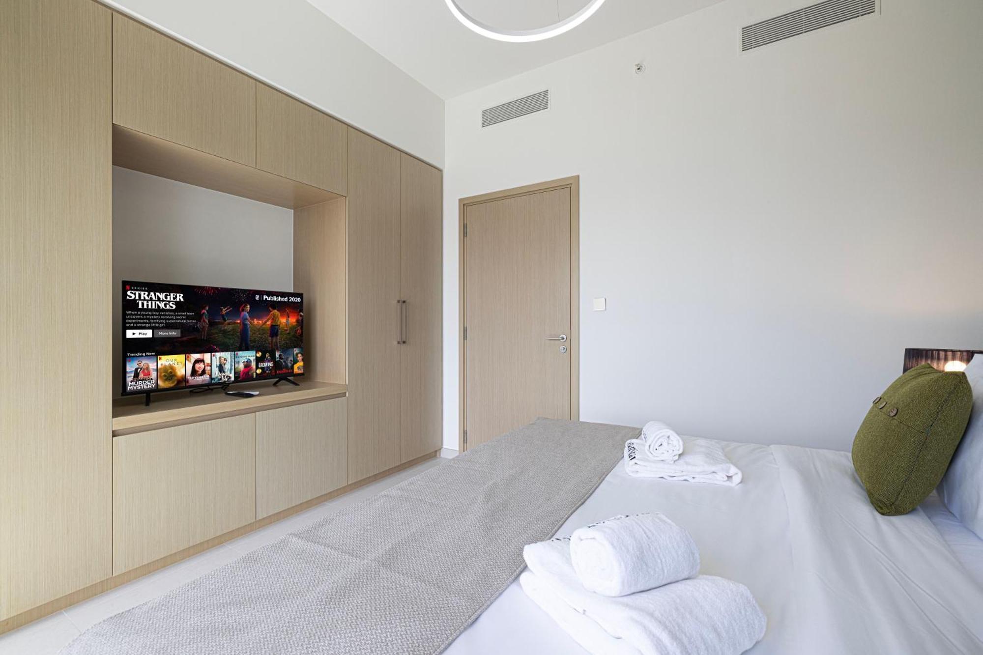 Smartstay At Burj Royale - Full Burj Khalifa View - Brand New Luxury Apartments ドバイ エクステリア 写真