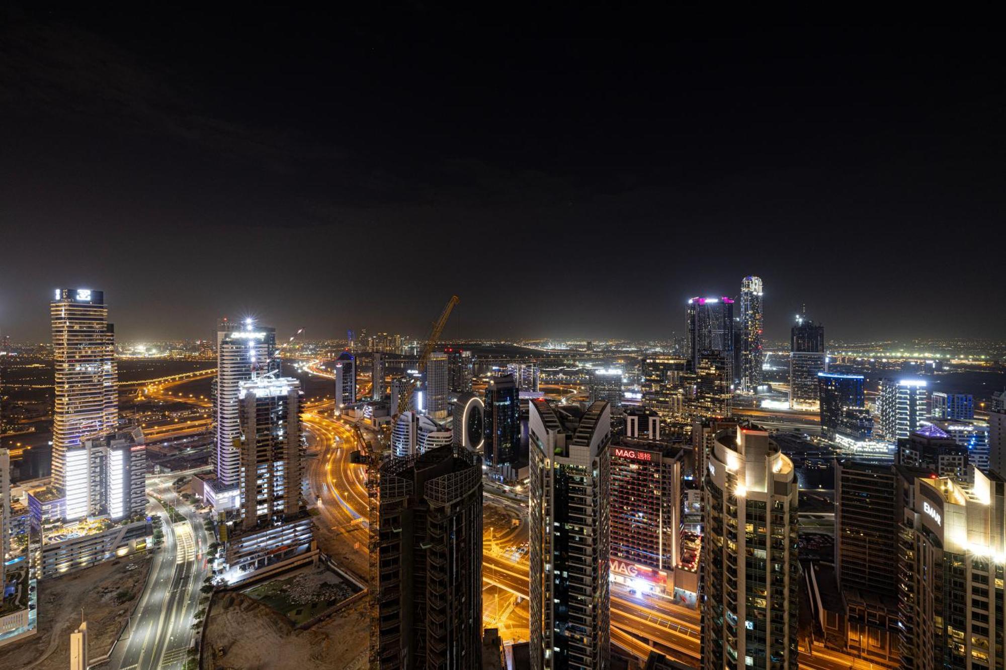 Smartstay At Burj Royale - Full Burj Khalifa View - Brand New Luxury Apartments ドバイ エクステリア 写真