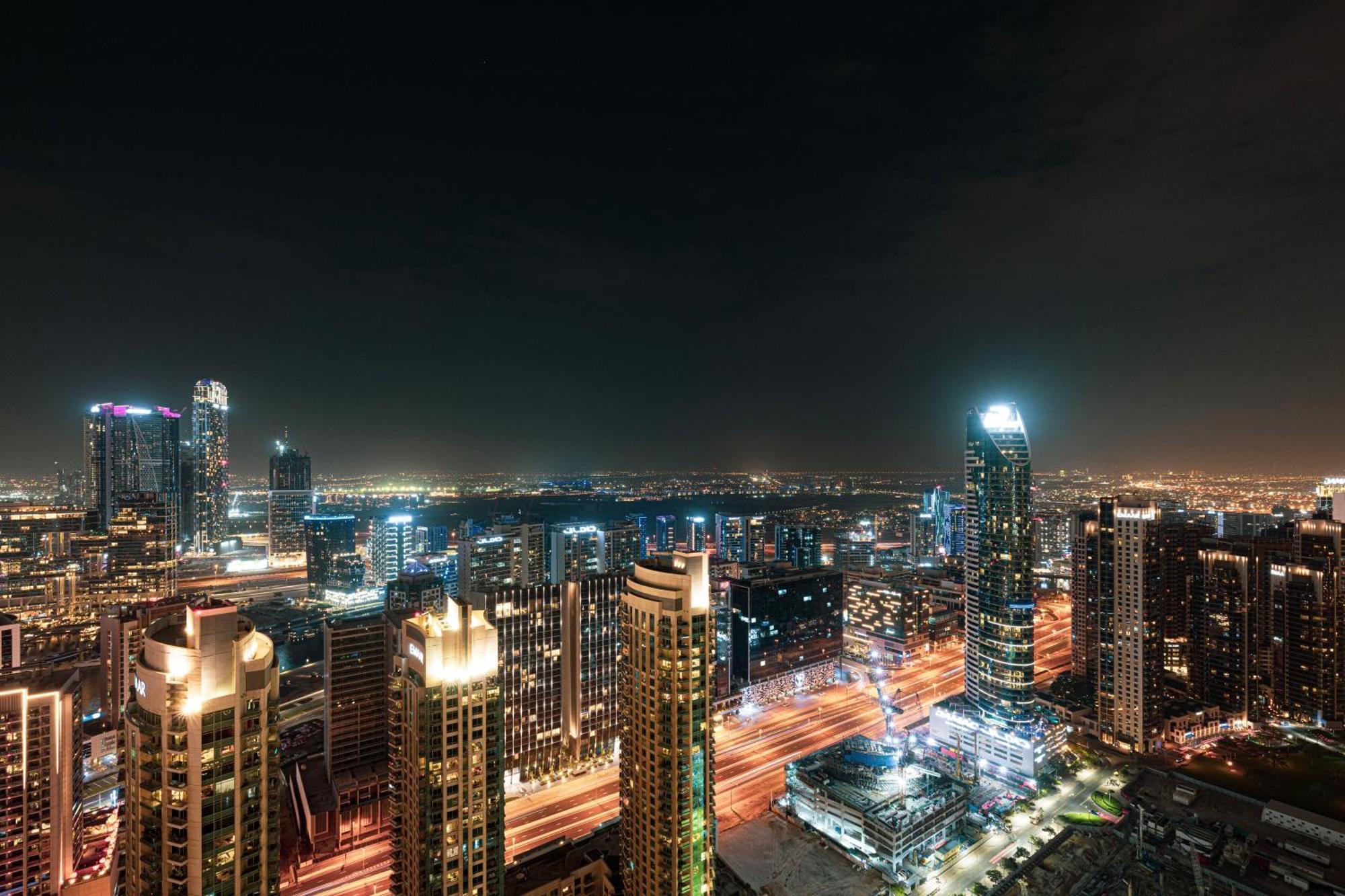 Smartstay At Burj Royale - Full Burj Khalifa View - Brand New Luxury Apartments ドバイ エクステリア 写真