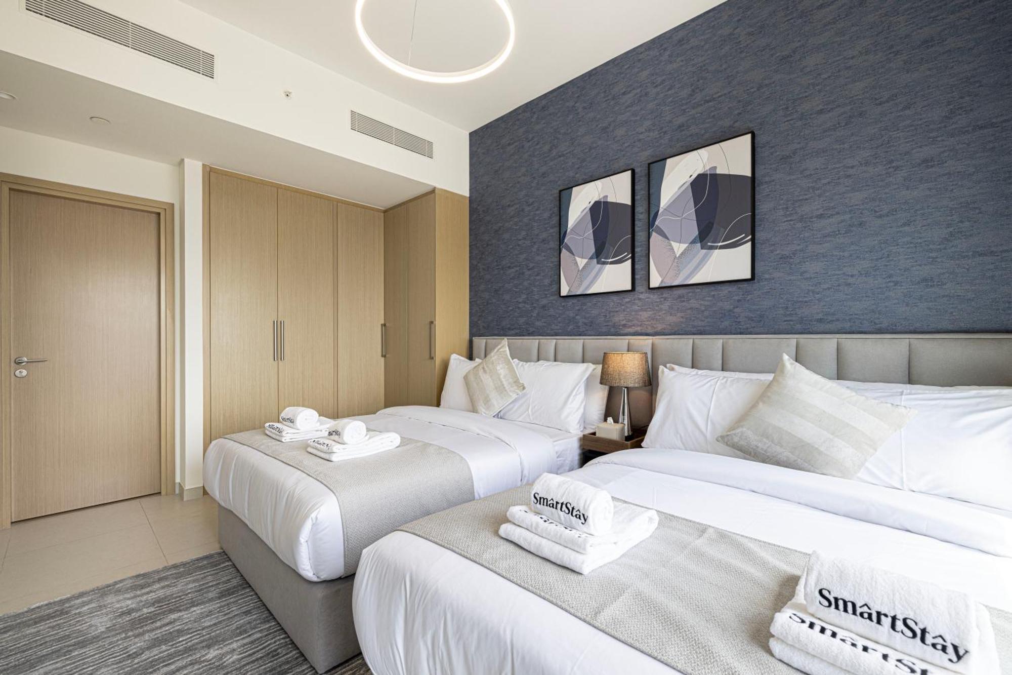 Smartstay At Burj Royale - Full Burj Khalifa View - Brand New Luxury Apartments ドバイ エクステリア 写真