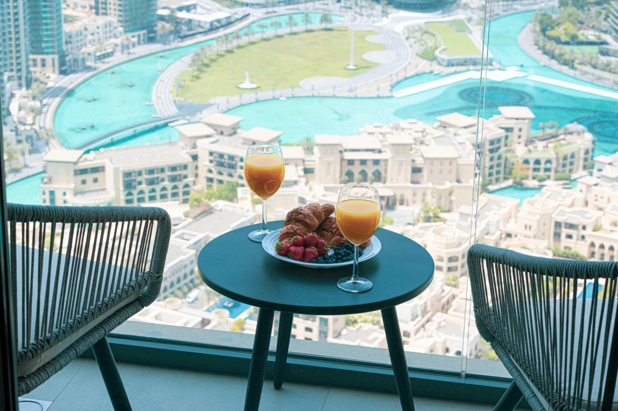 Smartstay At Burj Royale - Full Burj Khalifa View - Brand New Luxury Apartments ドバイ エクステリア 写真