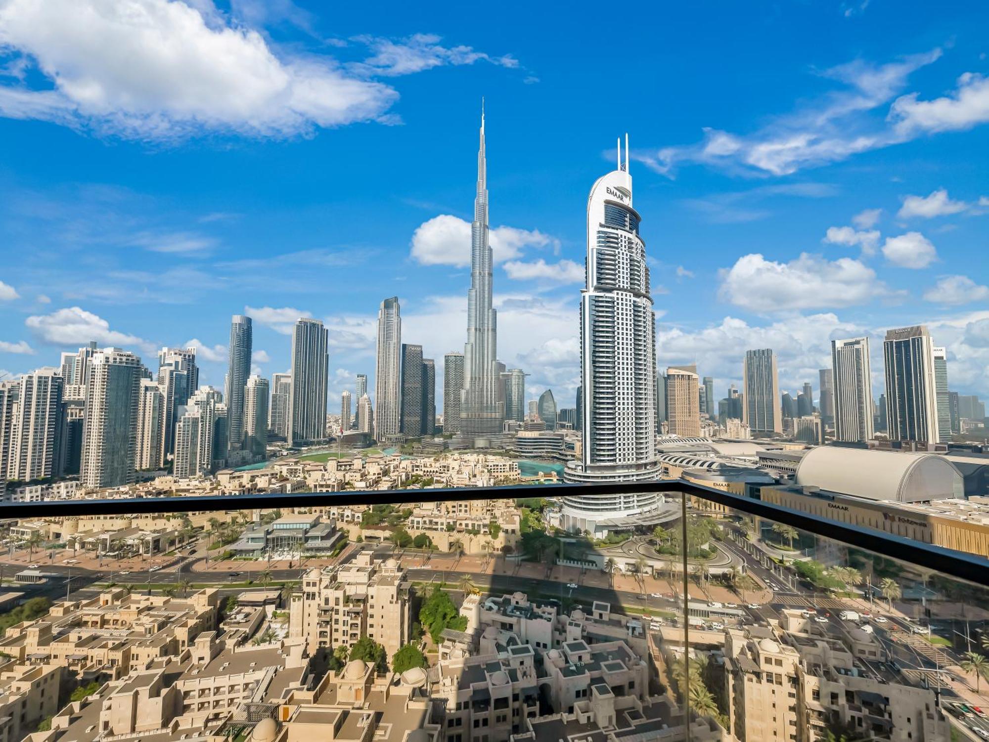 Smartstay At Burj Royale - Full Burj Khalifa View - Brand New Luxury Apartments ドバイ エクステリア 写真